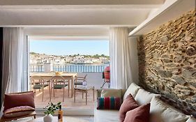 Beachfront Penthouse With Sea Views In Cadaques
